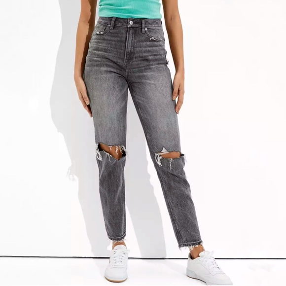 American Eagle Outfitters Denim - American Eagle ripped mom jeans black wash gray denim NWOT size 4R